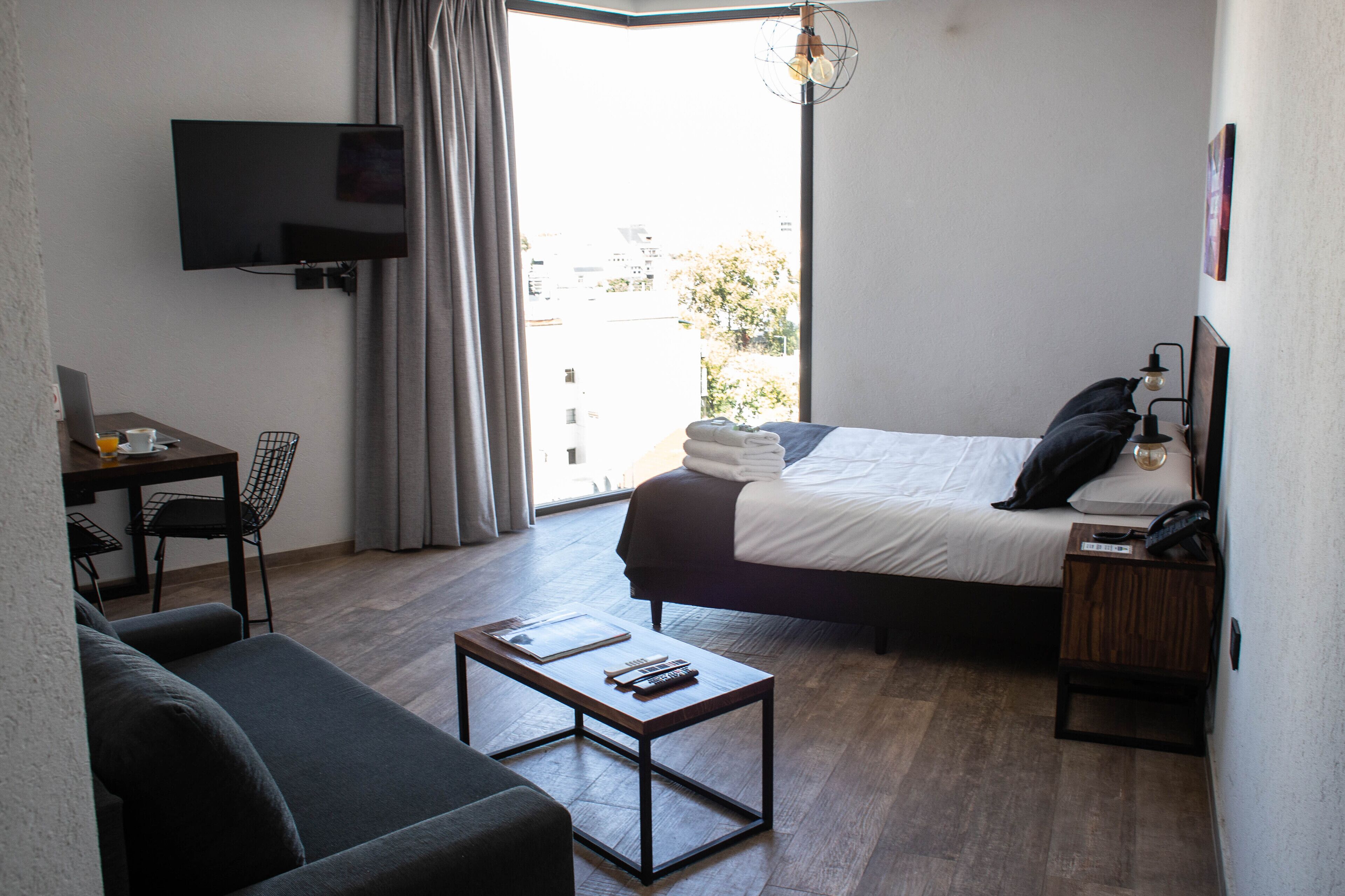 Estudio Deluxe, balcón | Ropa de cama de alta calidad y edredones de plumas