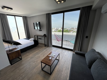 Superior-Studiosuite, Balkon | Blick auf die Stadt