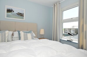 3 habitaciones, decoración personalizada y muebles diferentes 