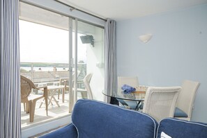 Cottage | Living area