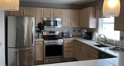 EVERGREEN VILLA II<br>Newly updated 2 bedroom 2 bath courtyard villa