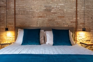 1 bedroom, iron/ironing board, Internet, bed sheets