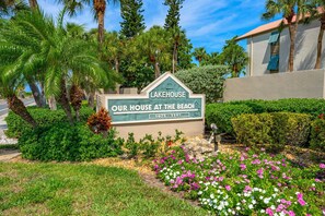 Property grounds - Siesta Beach  Condo-Location, Location, Location! (Siesta Key)