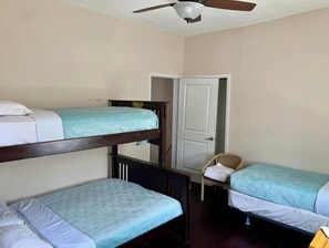 2 bedrooms, iron/ironing board, free WiFi, bed sheets