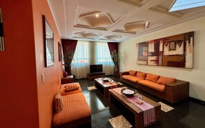 Sala de estar en el lobby