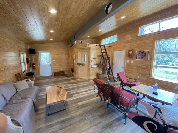 TV, fireplace, DVD player, stereo