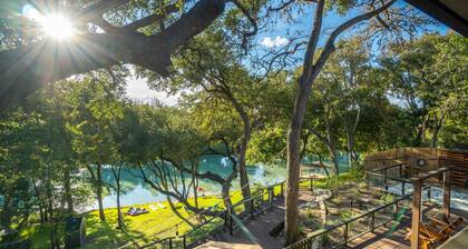 Waterhouse- 4 Bed, 3 bath, SUP, Kayak, Ping pong, Decks galore