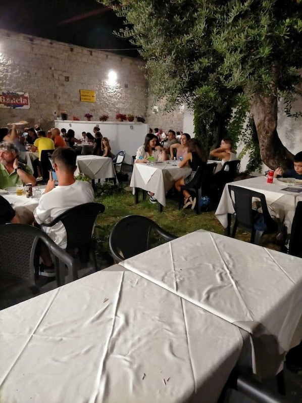 Ristorazione all'aperto