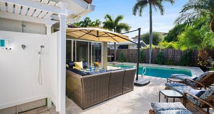 Luxury 4 Bedroom Pool Home Just Steps Away from Private Beach! Billiards~Ping Pong~Near The Action!
