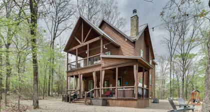 Hot Tub & Fire Pit: Broken Bow Retreat!