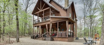 Hot Tub & Fire Pit: Broken Bow Retreat!