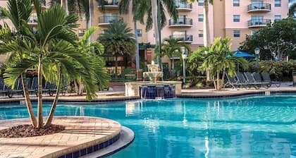 Resort Managed 2 BR -Sleeps 8 at Wyndham Palm Aire - Pools, Free Beach Shuttle!