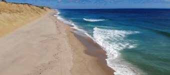 Views of the Bay Access to Private Beach!