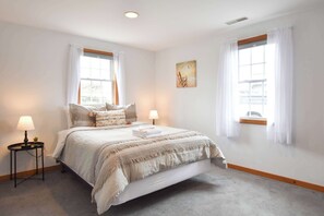 2 makuuhuonetta, silitysrauta/-lauta, Wi-Fi, vuodevaatteet