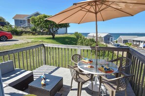 Outdoor dining - Beautiful Views of Cape Cod Bay! (North Truro)