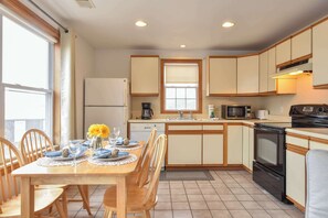 Fridge, microwave, oven, stovetop - Beautiful Views of Cape Cod Bay! (North Truro)