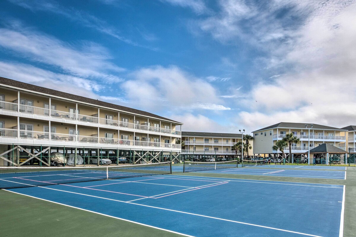 Photo 27 of Cozy Destin Condo w/ Amenities + Private Beach!