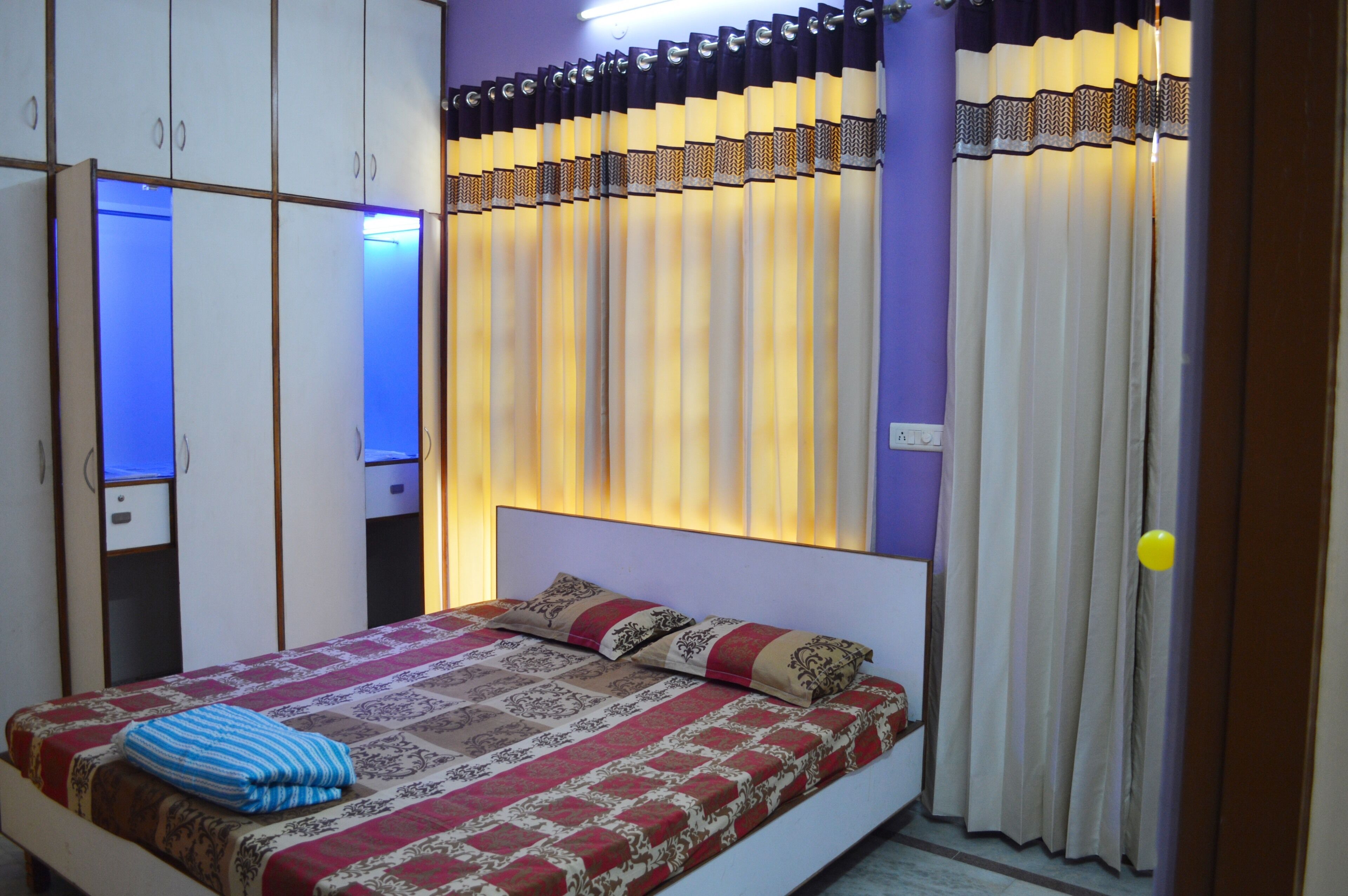 2 chambres, bureau, fer et planche à repasser, Wi-Fi gratuit