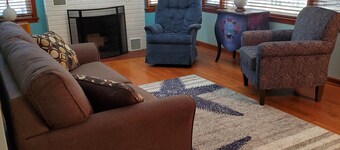 Blueberry Hill...sweet 3 bedroom vacation home in beautiful St. Clair.