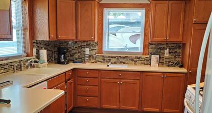 Blueberry Hill...sweet 3 bedroom vacation home in beautiful St. Clair.