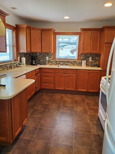 Blueberry Hill...sweet 3 bedroom vacation home in beautiful St. Clair.