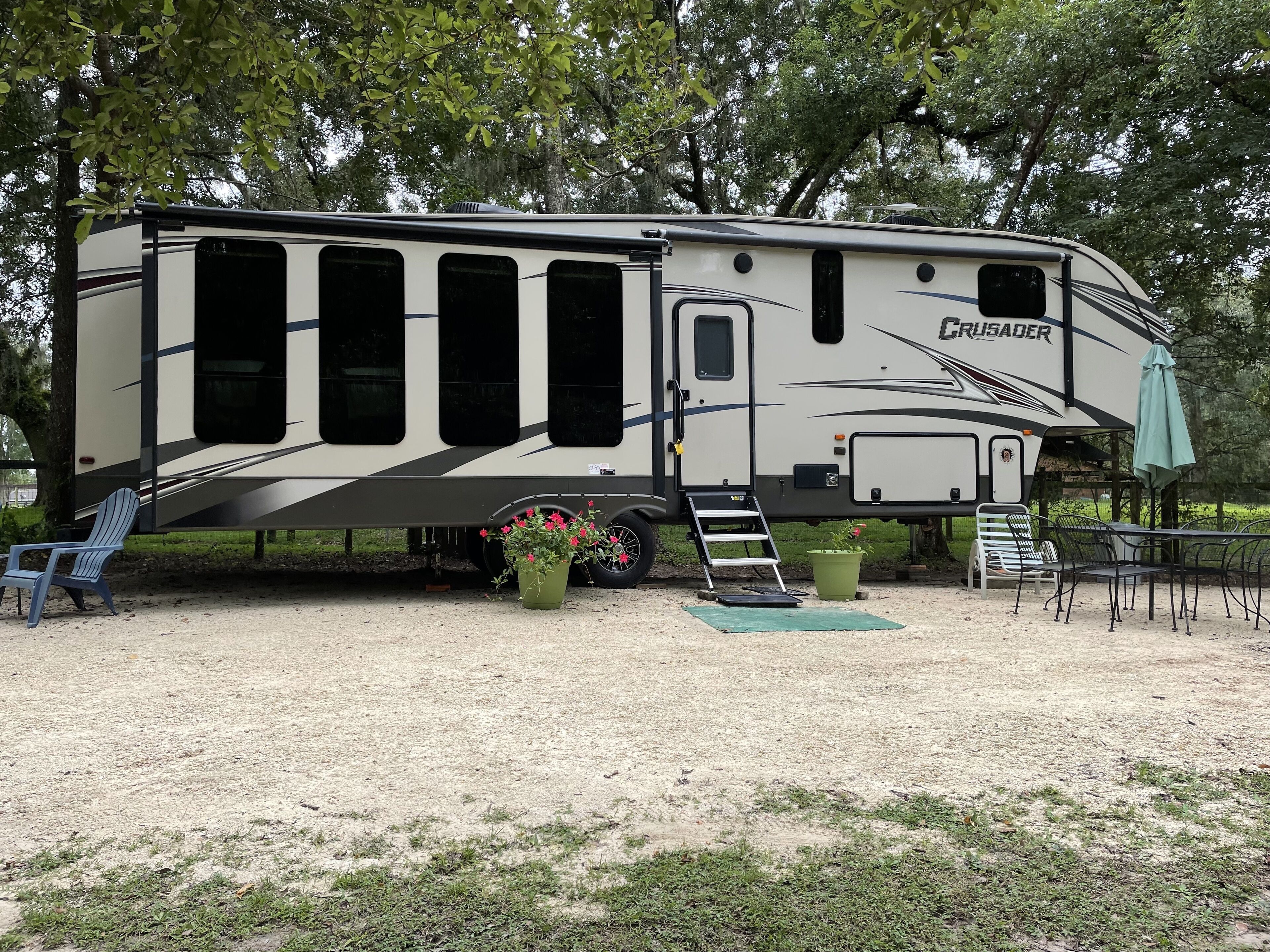 Graceland RV Glamping  internet wifi