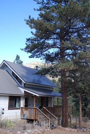 Exterior - Escape to cozy Cotopaxi cabin, just a quick drive away from Arkansas River (Cotopaxi)