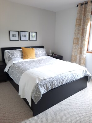 4 bedrooms, desk, iron/ironing board, free WiFi