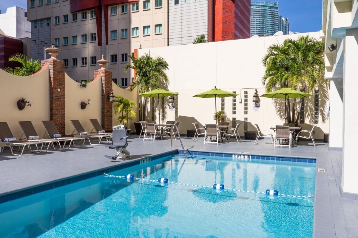 Stylish Haven near Miami's Port! 2 Rooms | Right in the Middle of Everything
