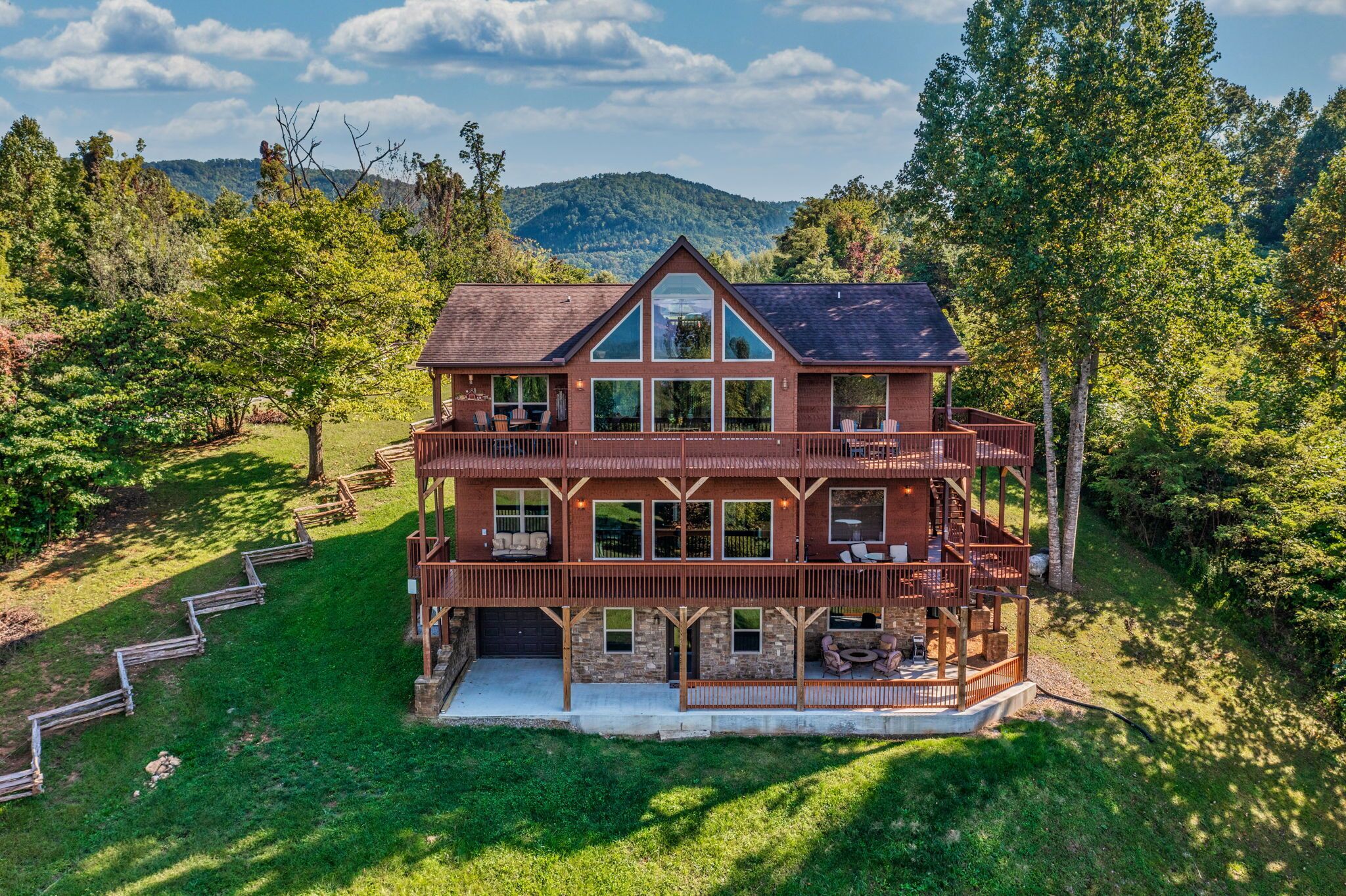 Foothills Paradise Luxury Mountain Retreat!!!!