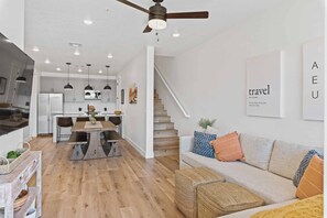 Condo, 3 Bedrooms | Living area