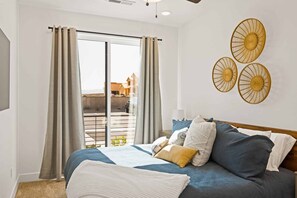 Condo, 3 Bedrooms | View from property