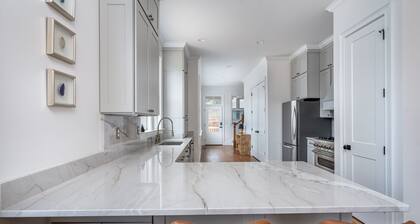 **New** 4 Bedroom 3.5 Bath House in Normal Town, Athens Ga!