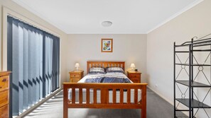 3 Schlafzimmer, Bügeleisen/Bügelbrett