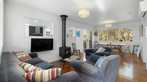 Smart TV, fireplace, DVD player, table tennis