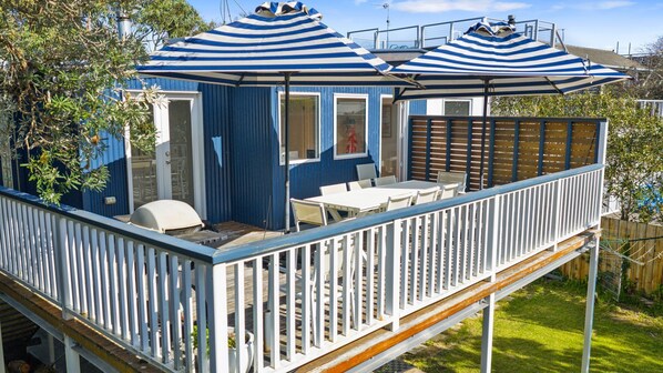 تناول الطعام بالخارج