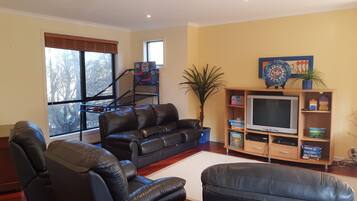 Smart TV, DVD player, stereo, offices