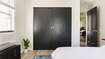 4 bedrooms, desk, iron/ironing board, free WiFi