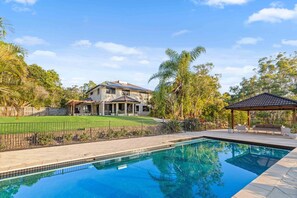 Outdoor pool - Hampton Hill House l Stayz Top 10 in Australia 2022 (Buderim)