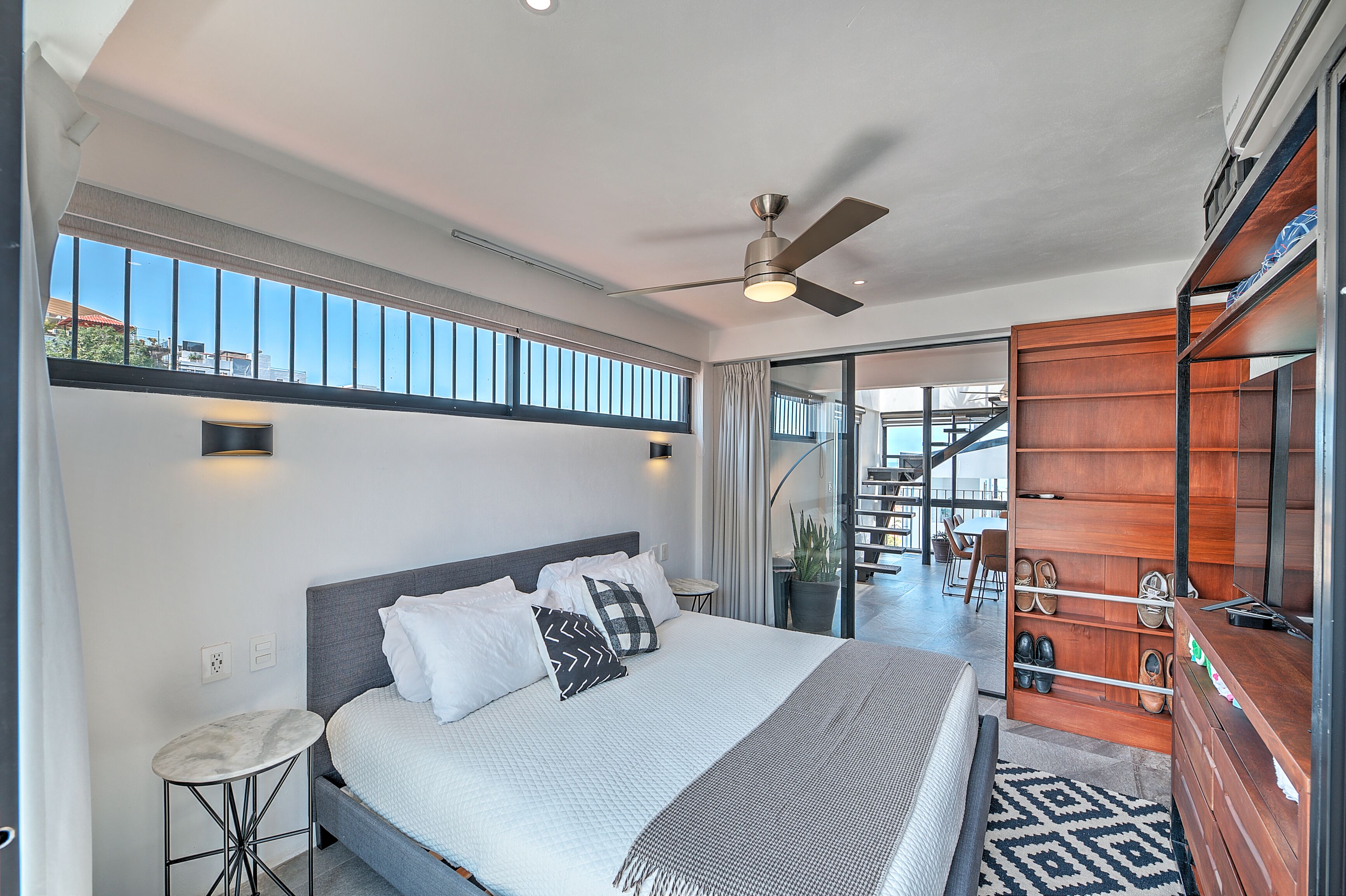 2 bedrooms, in-room safe, iron/ironing board, free WiFi