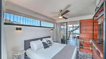 2 bedrooms, in-room safe, iron/ironing board, free WiFi