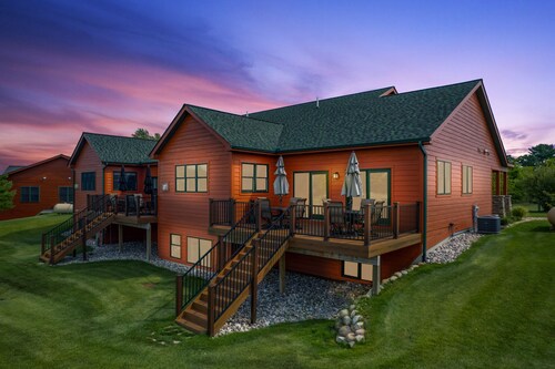 🛶 Golf in Luxury | Torch Lake Getaway at A-Ga-Ming | 2 En-Suites ➠ 12534