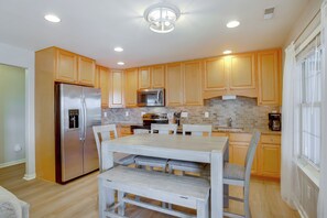 Dining - Brigantine Condo - Steps to the Ocean! (Brigantine)