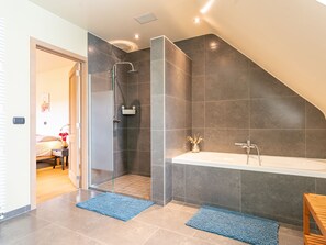 Bathtub