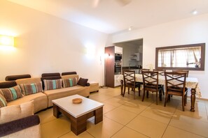 TV - Azuri Ocean Village - Elegant 3-Bed Apartment - Private Garden & Pool Access (Roches Noires)