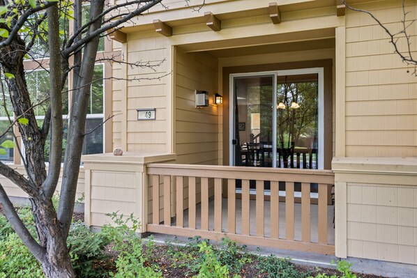 Exterior detail - Old Mill Proxi - Hot Tub, Steps to Old Mill, Close to Downtown, Fireplace, AC, Pet Friendly (Bend)