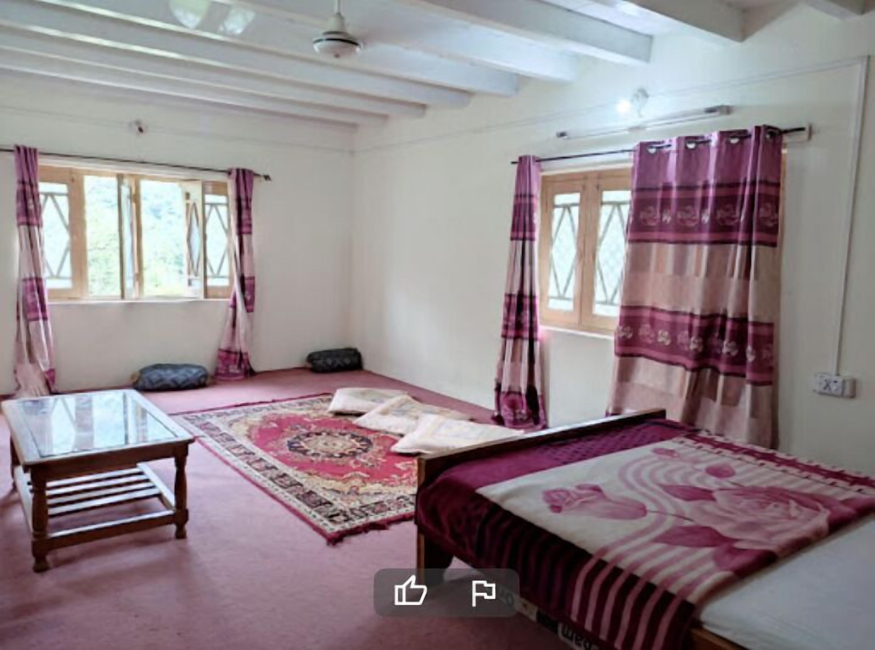 Standard Double Room | Iron/ironing board, free WiFi