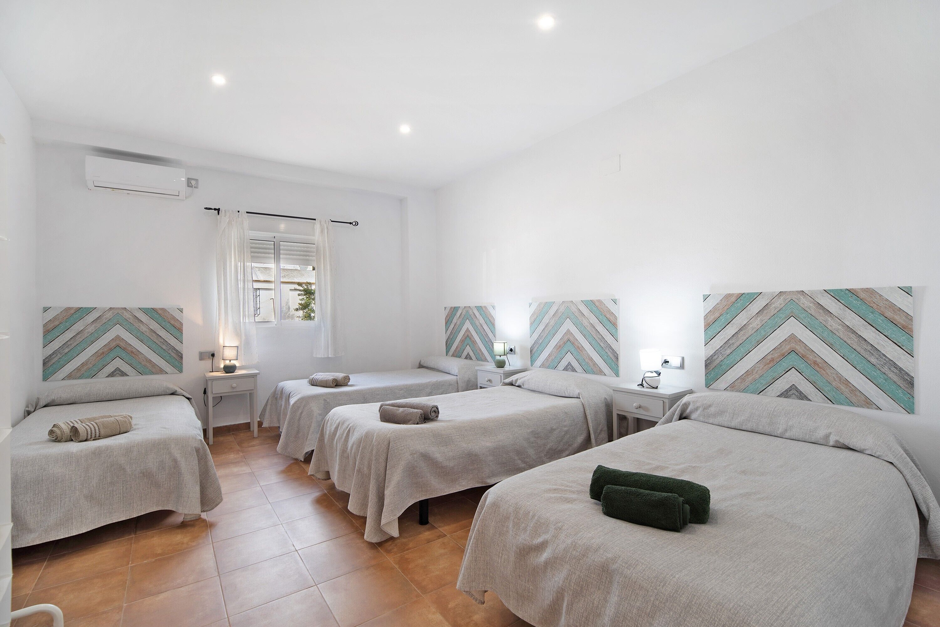 4 soveværelser, strygejern/strygebræt, sengetøj, adgang for kørestole