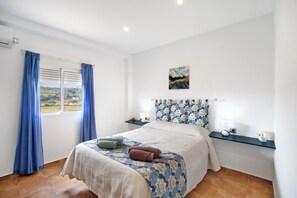 4 Schlafzimmer, Bügeleisen/Bügelbrett, Bettwäsche, Rollstuhlgeeignet