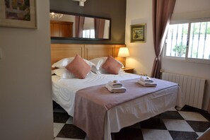 4 habitaciones, tabla de planchar con plancha y wifi gratis 